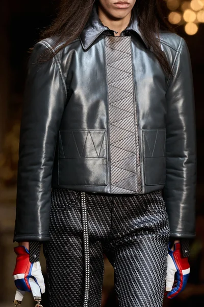 Look 64